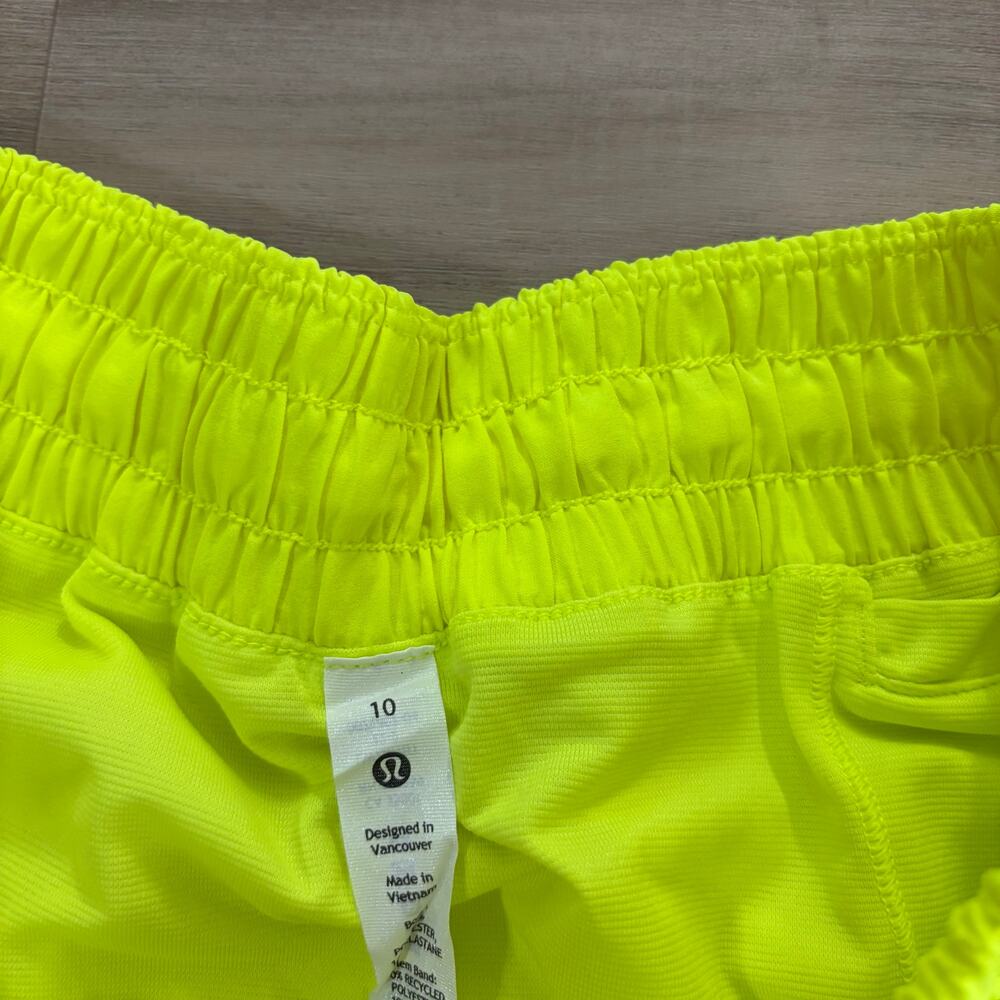 NWT Lululemon Hotty Hot Short II Long 4" Highlight Yellow Women Size 10 - Picture 5 of 7